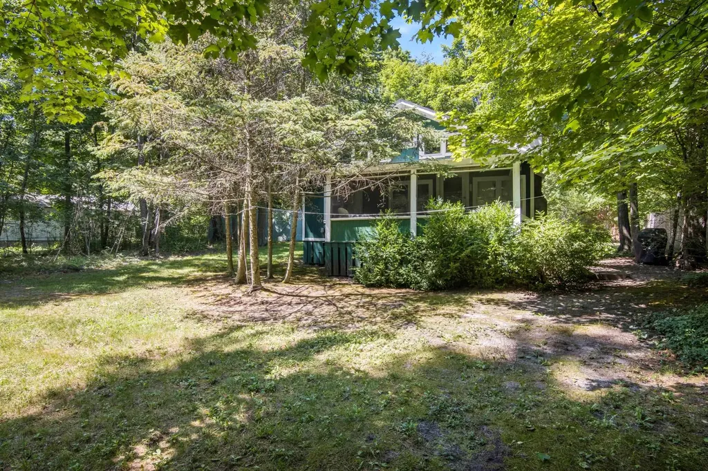 617 Birchwood Terrace Crystal Lake Township MI 49635