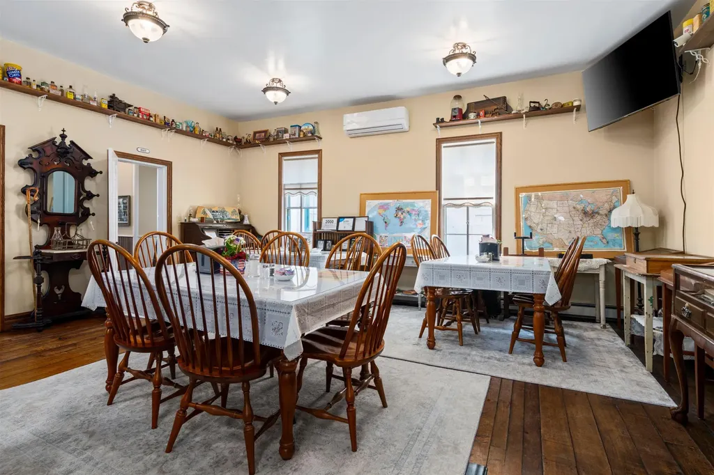 18599 Mission Road Peninsula Township MI 49686