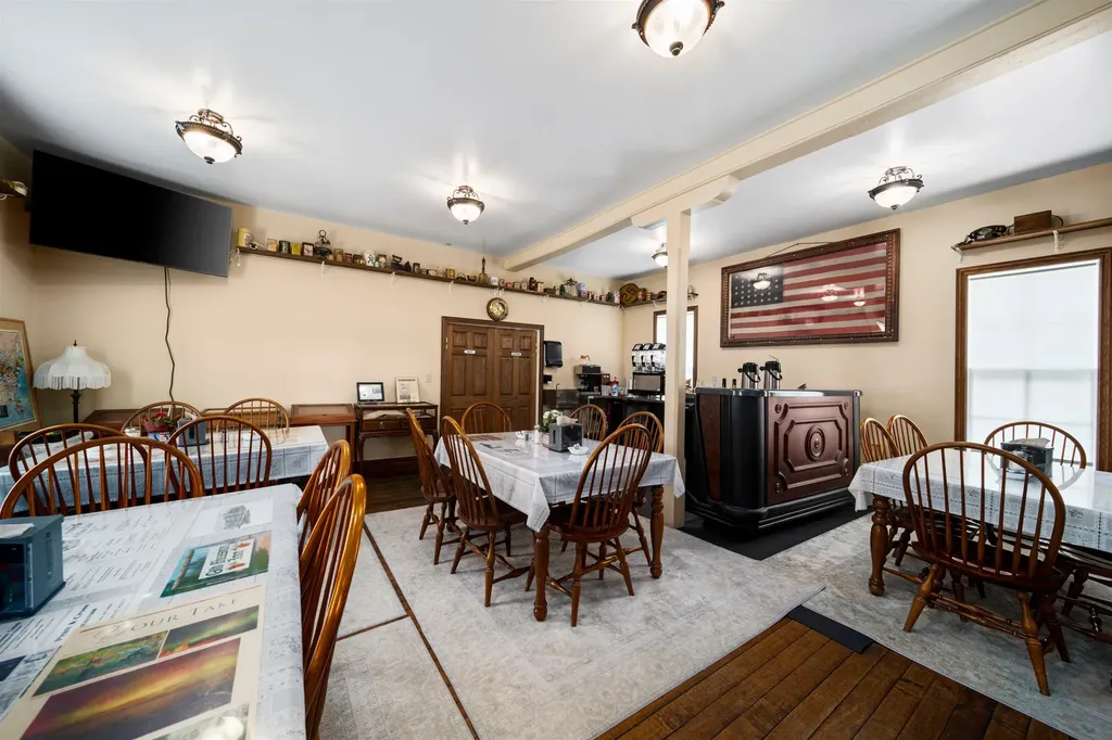 18599 Mission Road Peninsula Township MI 49686