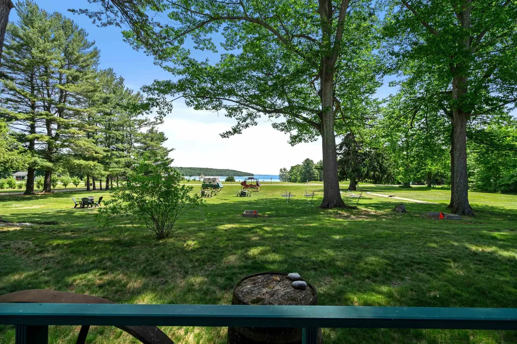 18599 Mission Road Peninsula Township MI 49686