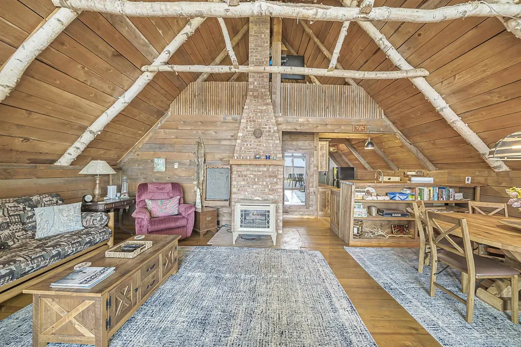 8580 N Bayview Avenue Leelanau Township MI 49670
