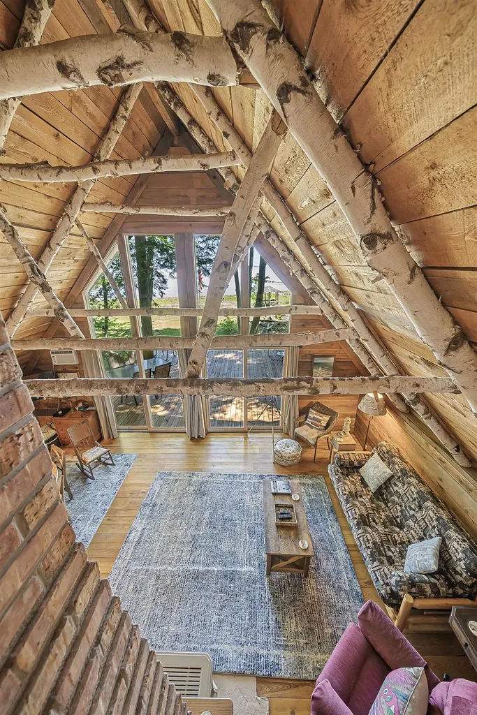 8580 N Bayview Avenue Leelanau Township MI 49670