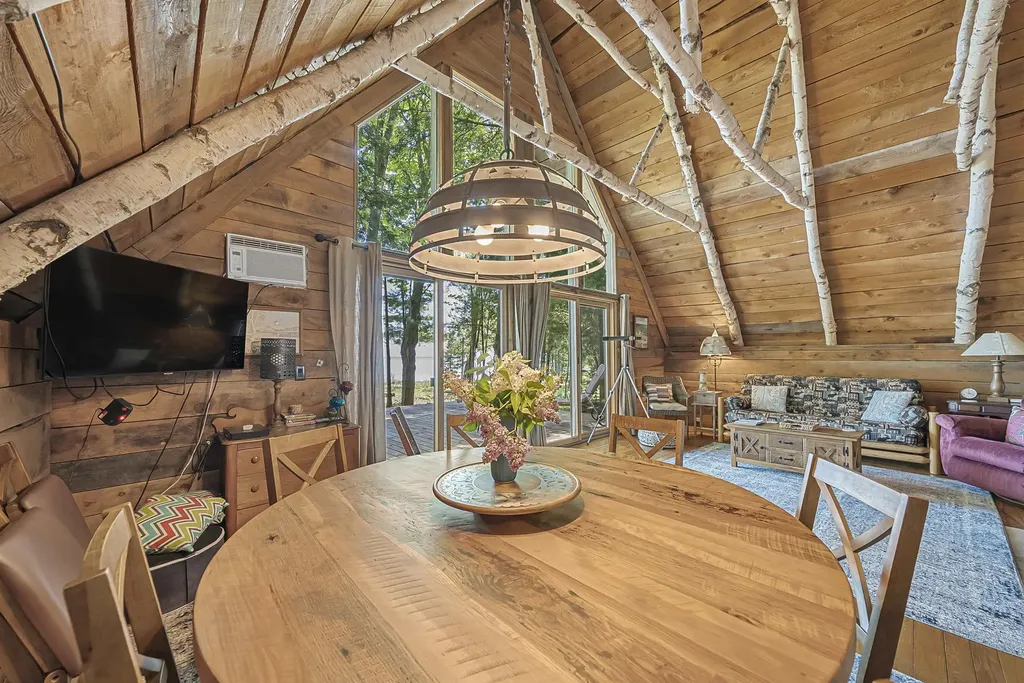 8580 N Bayview Avenue Leelanau Township MI 49670