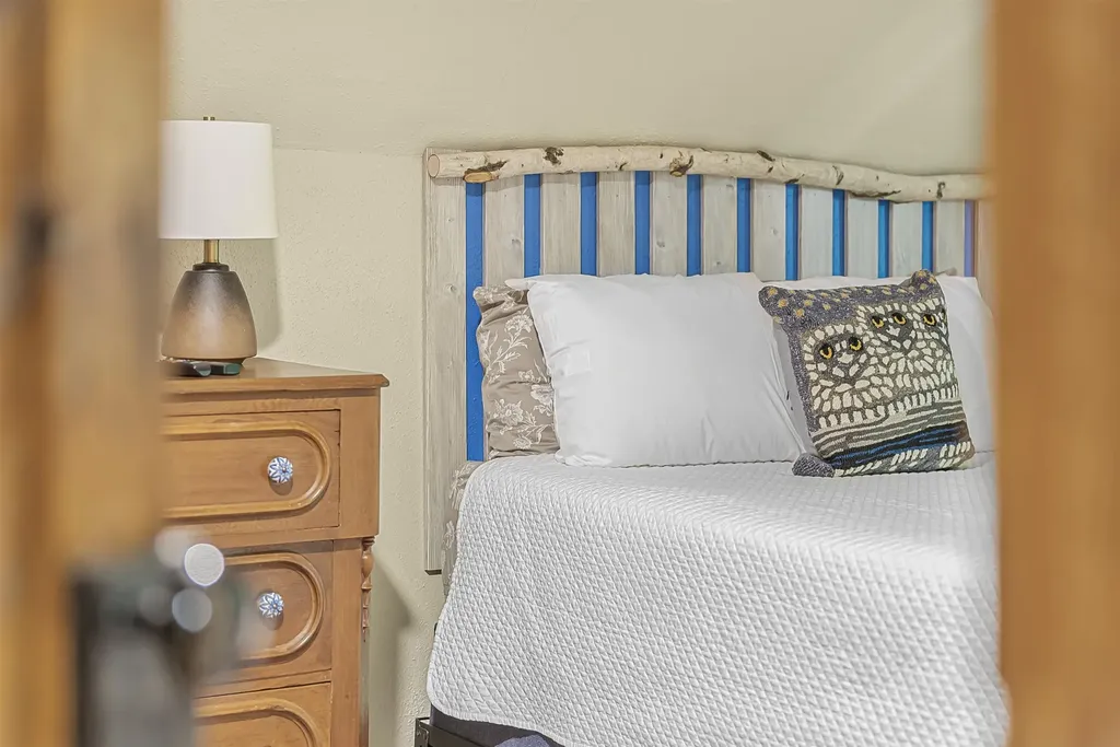 8580 N Bayview Avenue Leelanau Township MI 49670