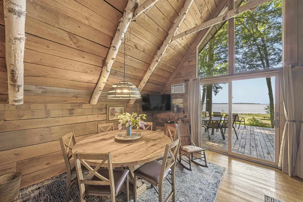 8580 N Bayview Avenue Leelanau Township MI 49670
