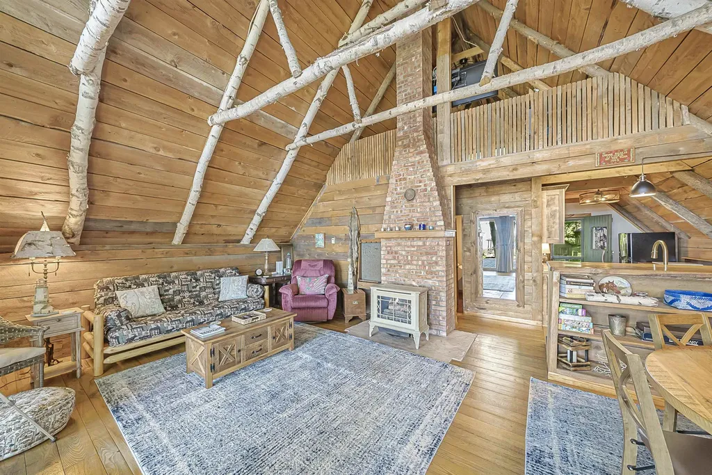 8580 N Bayview Avenue Leelanau Township MI 49670