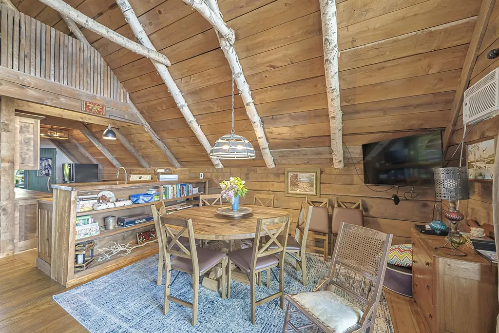 8580 N Bayview Avenue Leelanau Township MI 49670