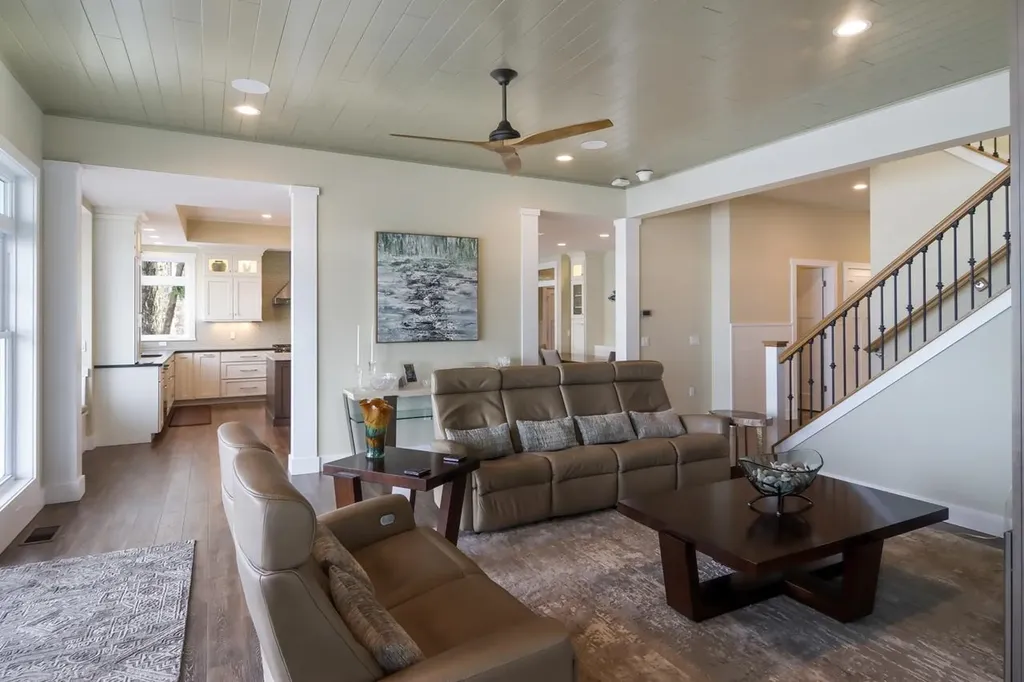 2755 Shore Wood Drive Peninsula Township MI 49686