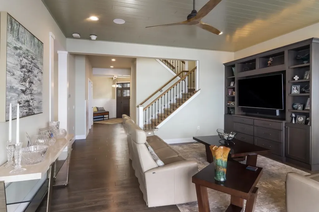 2755 Shore Wood Drive Peninsula Township MI 49686