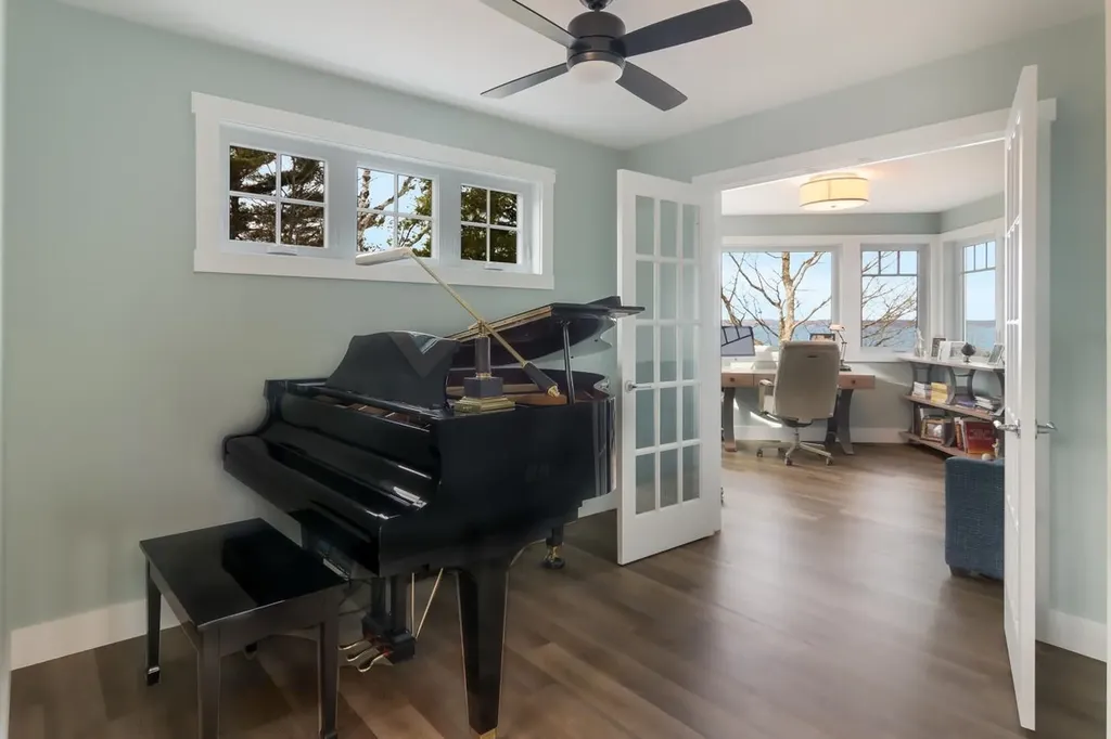 2755 Shore Wood Drive Peninsula Township MI 49686