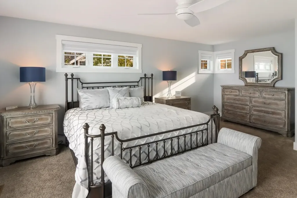 2755 Shore Wood Drive Peninsula Township MI 49686