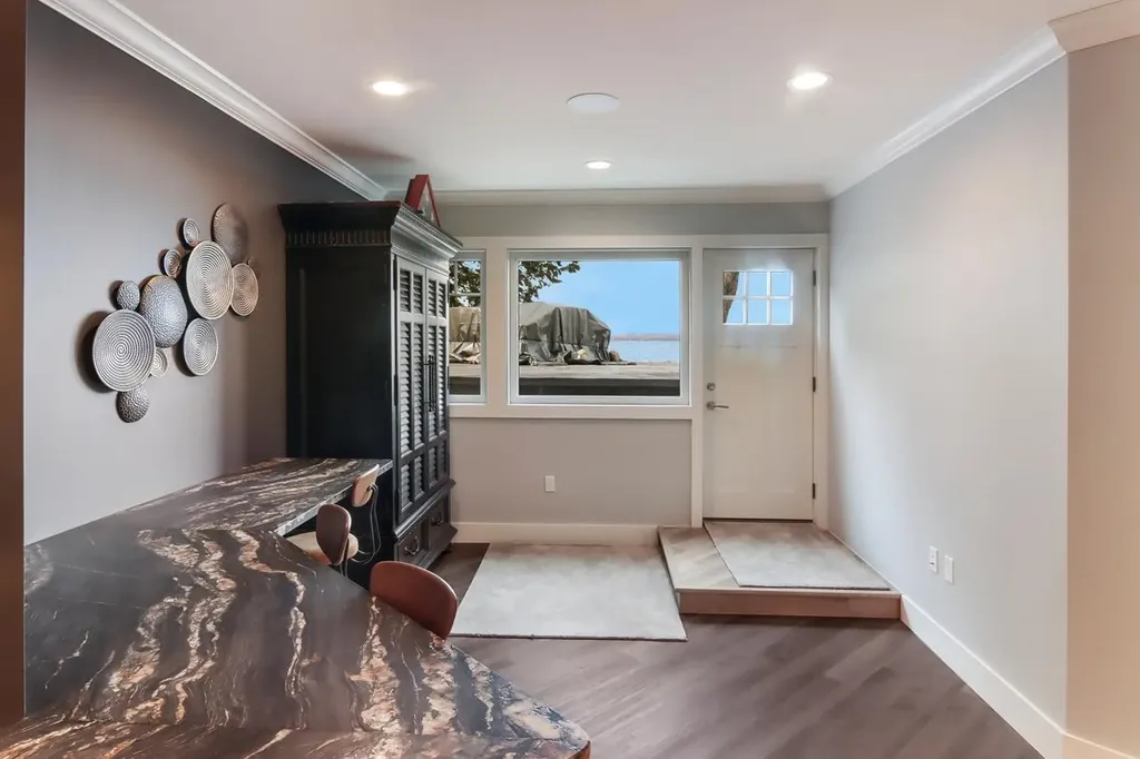 2755 Shore Wood Drive Peninsula Township MI 49686