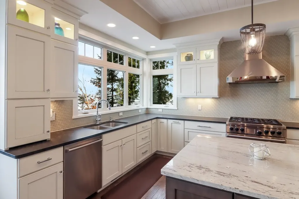 2755 Shore Wood Drive Peninsula Township MI 49686