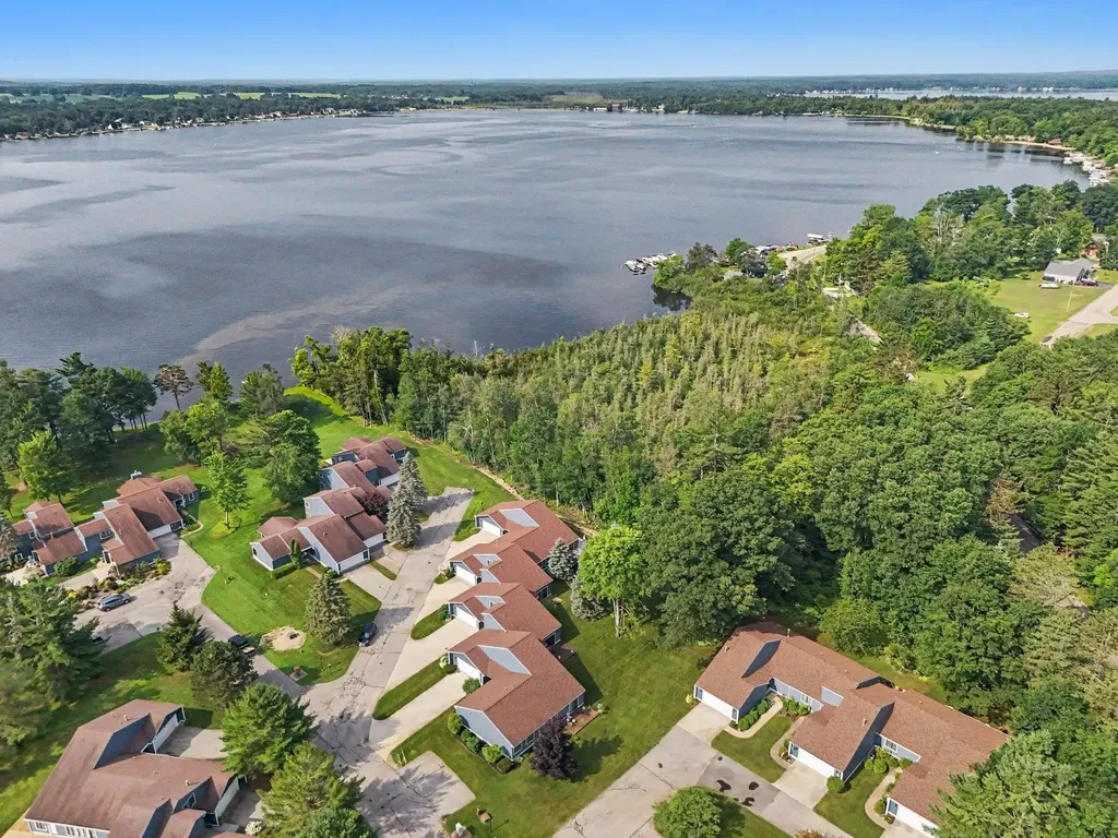 133 North Shore Drive West Cadillac City MI 49601