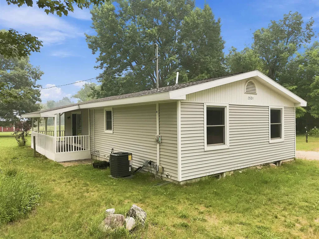 2531 S 33 1/2 Road Cadillac City MI 49601