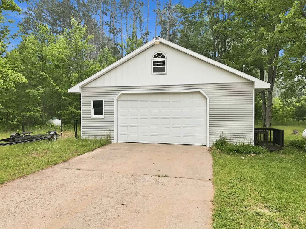 2531 S 33 1/2 Road Cadillac City MI 49601