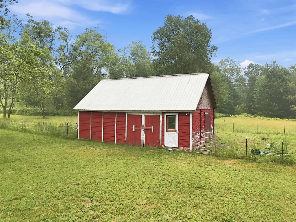 2531 S 33 1/2 Road Cadillac City MI 49601