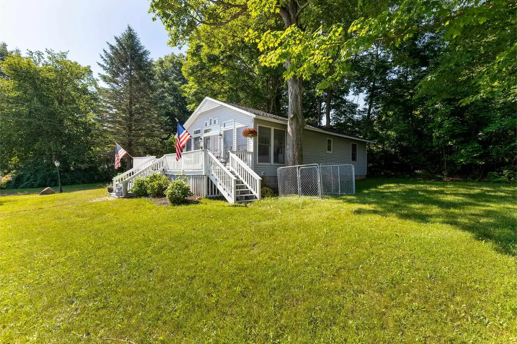 6123 Crystal Avenue Benzonia Township MI 49617