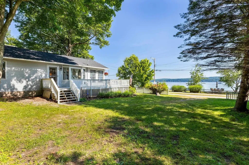 6123 Crystal Avenue Benzonia Township MI 49617