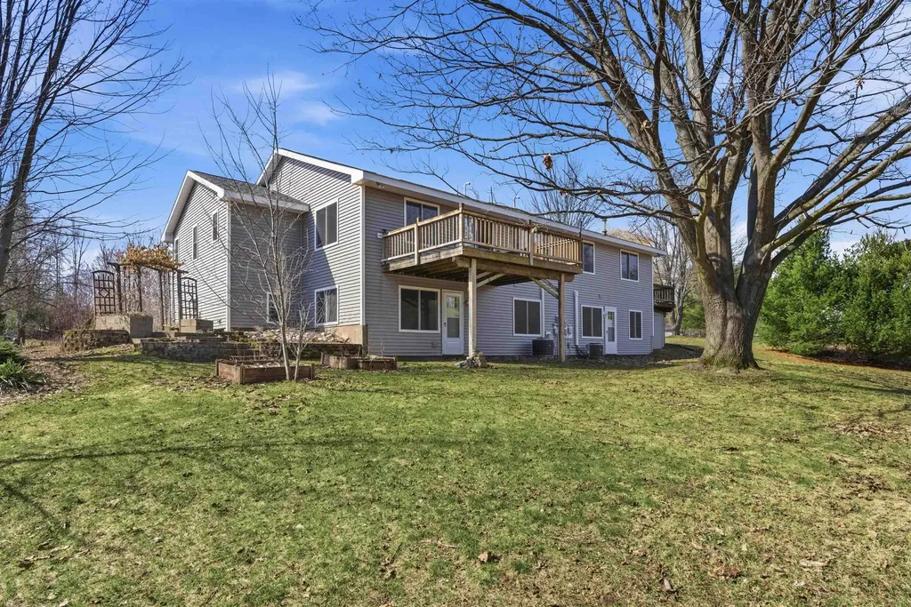 4398 & 4400 W Manhattan Long Lake Township MI 49685