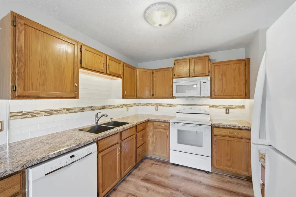 4398 & 4400 W Manhattan Long Lake Township MI 49685