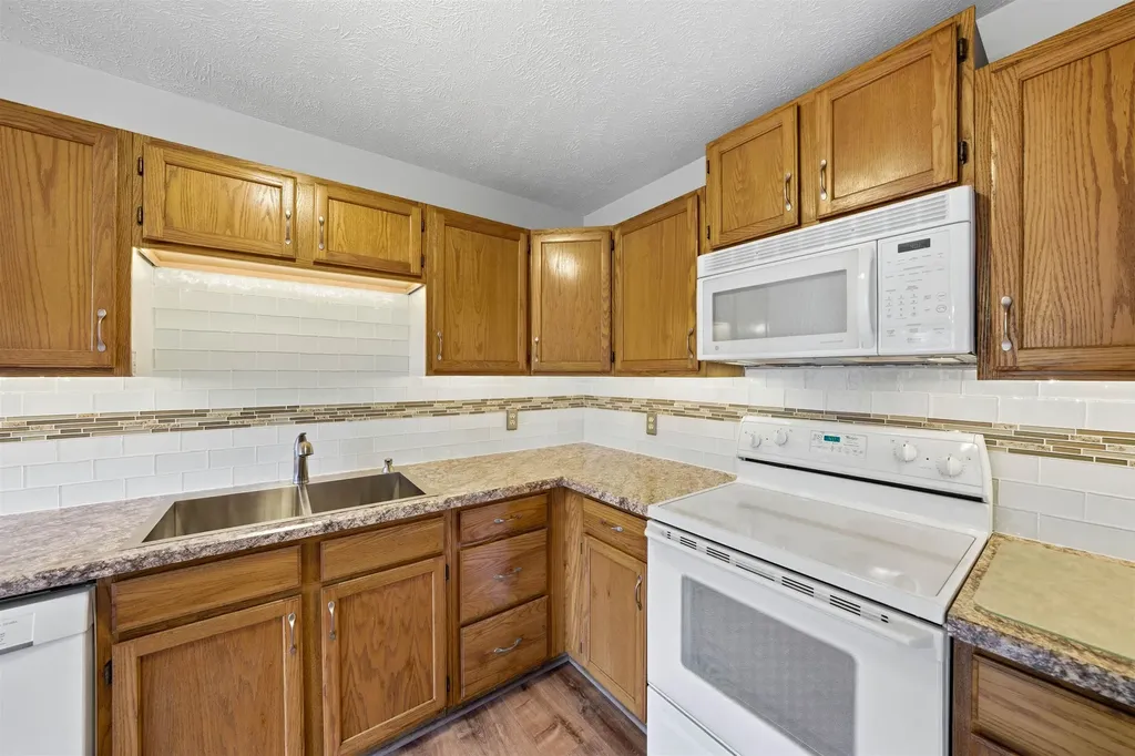 4398 & 4400 W Manhattan Long Lake Township MI 49685