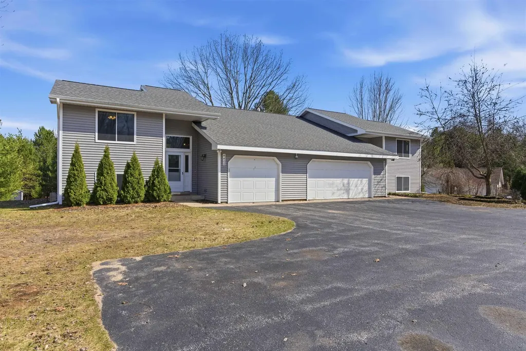 4398 & 4400 W Manhattan Long Lake Township MI 49685