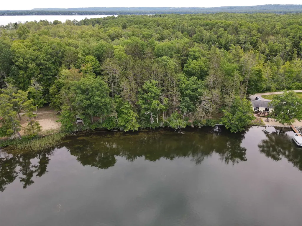 5588 Pinecone Road Green Lake Township MI 49643