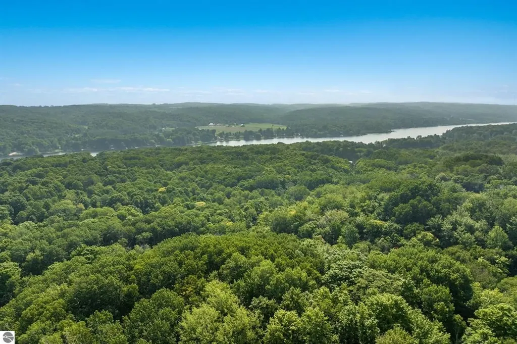0 Six Mile Lake Road South Arm Township MI 49729
