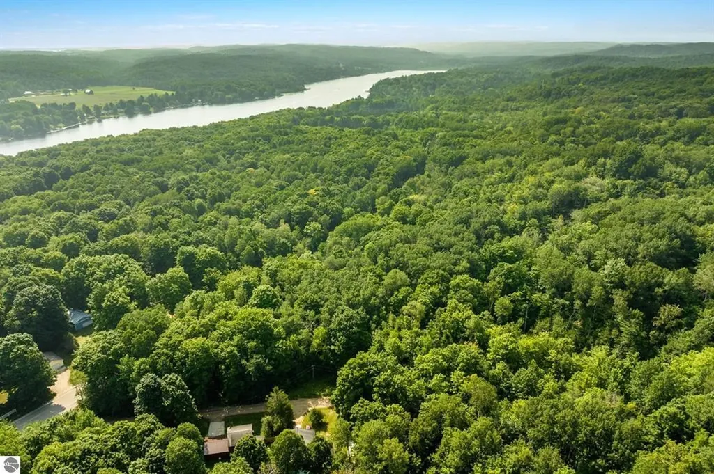 0 Six Mile Lake Road South Arm Township MI 49729