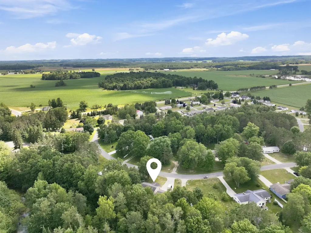 8304 W Whispering Pine Circle Lake Township MI 49651