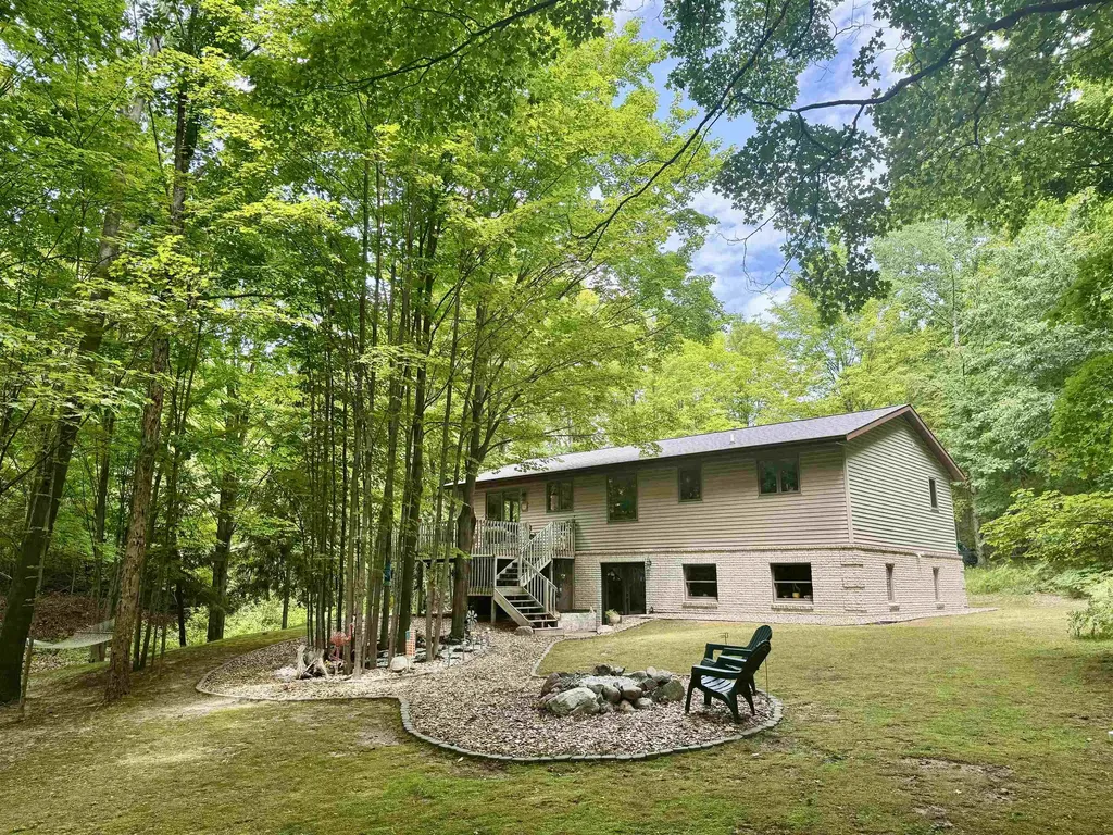 3885 Gaddi Drive Garfield Charter Township MI 49684