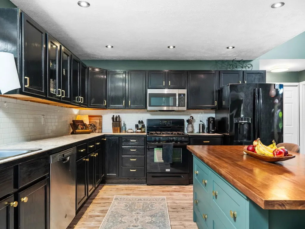 4077 Evelyn Acme Township MI 49686