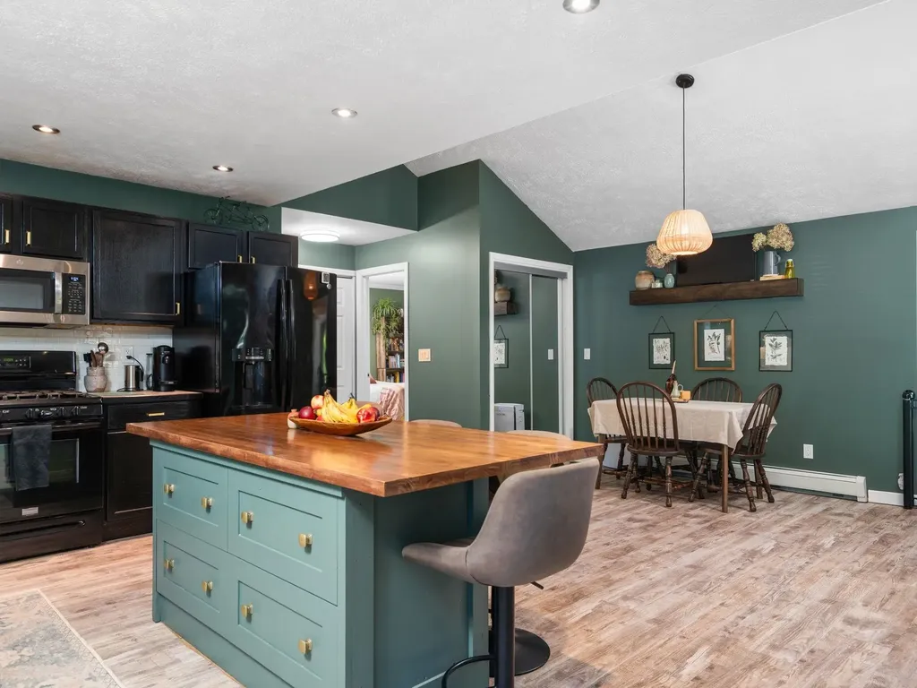 4077 Evelyn Acme Township MI 49686
