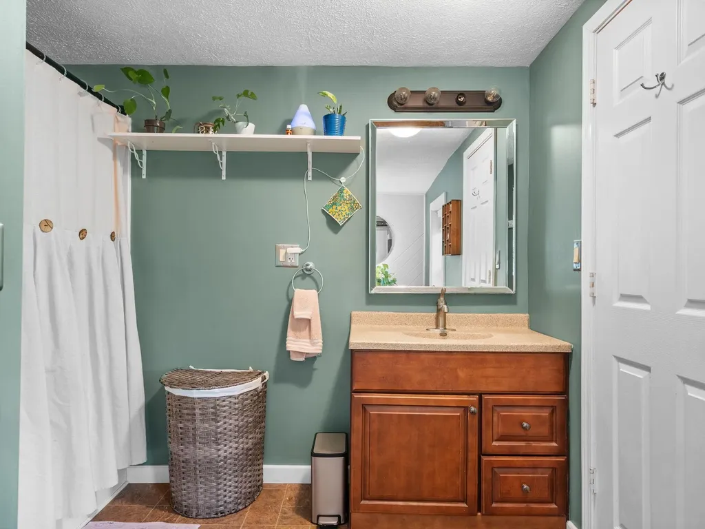 4077 Evelyn Acme Township MI 49686