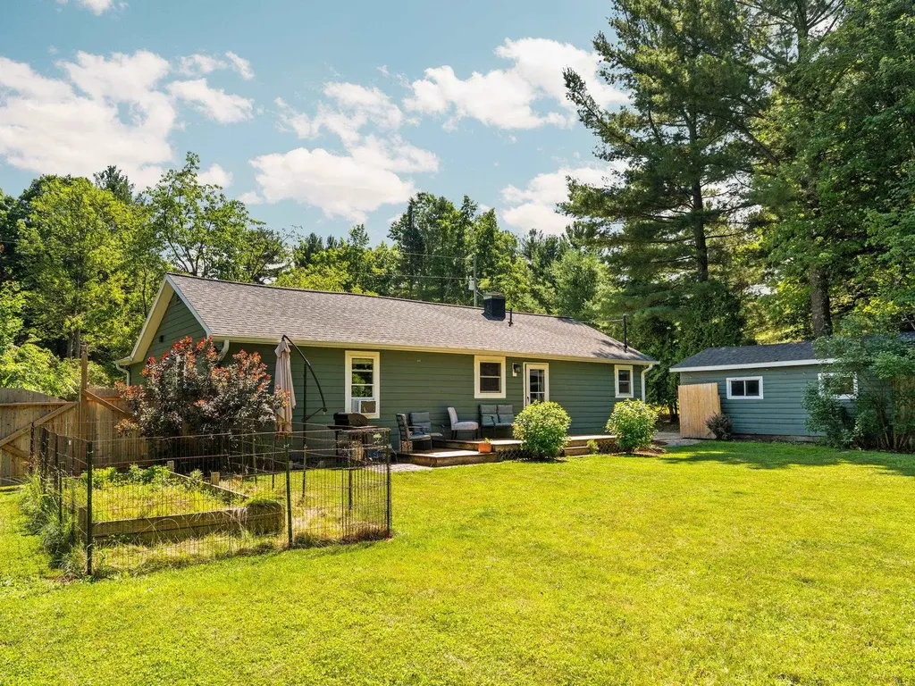 4077 Evelyn Acme Township MI 49686