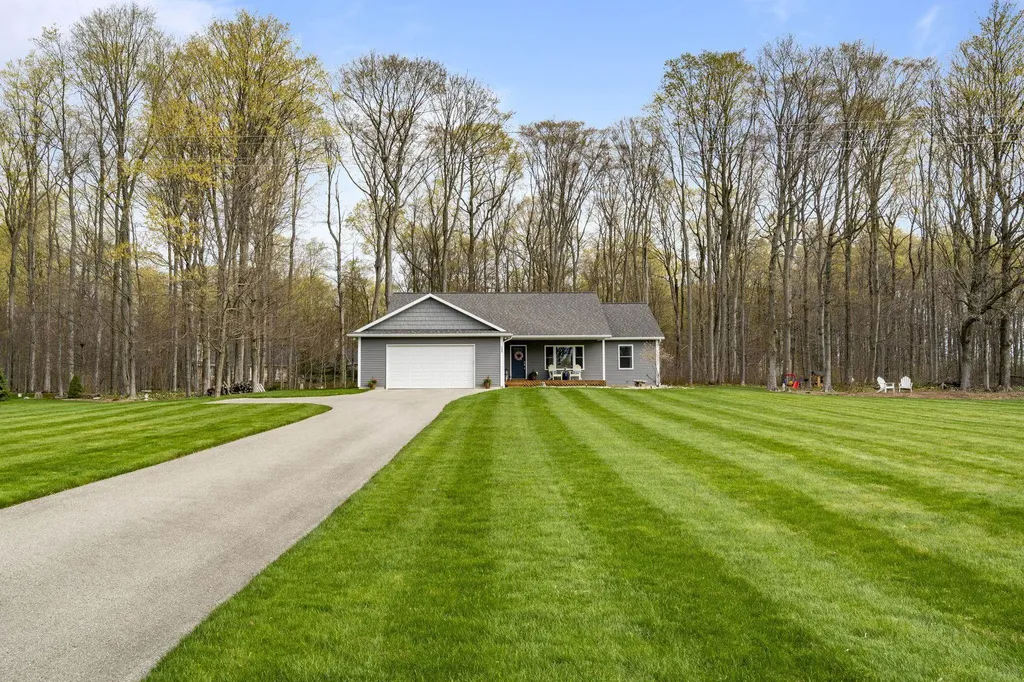 5404 Barney Road Garfield Charter Township MI 49684