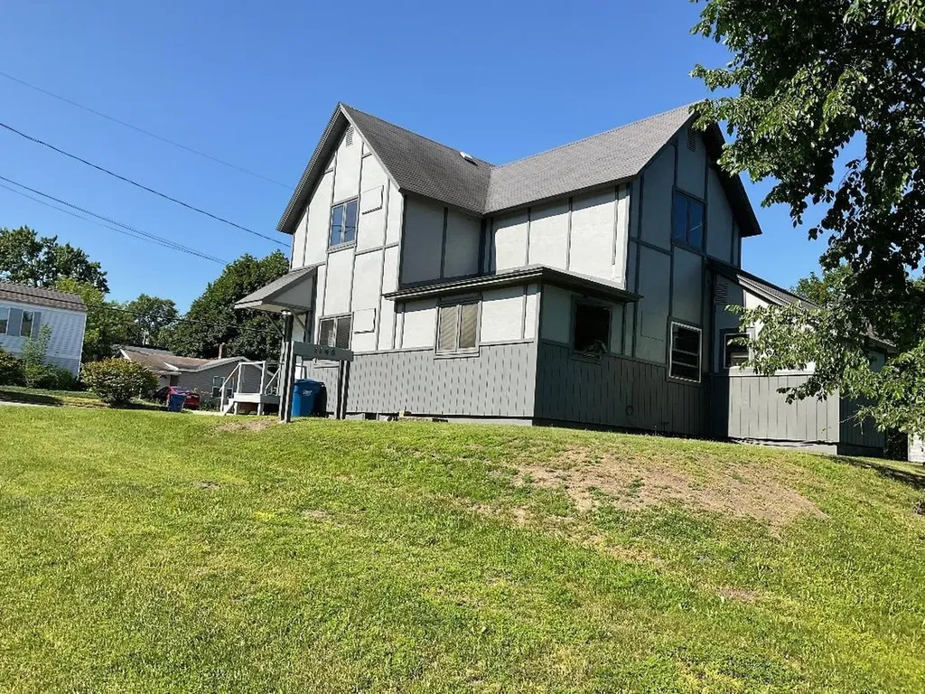 1148 S Mitchell Street Cadillac City MI 49601