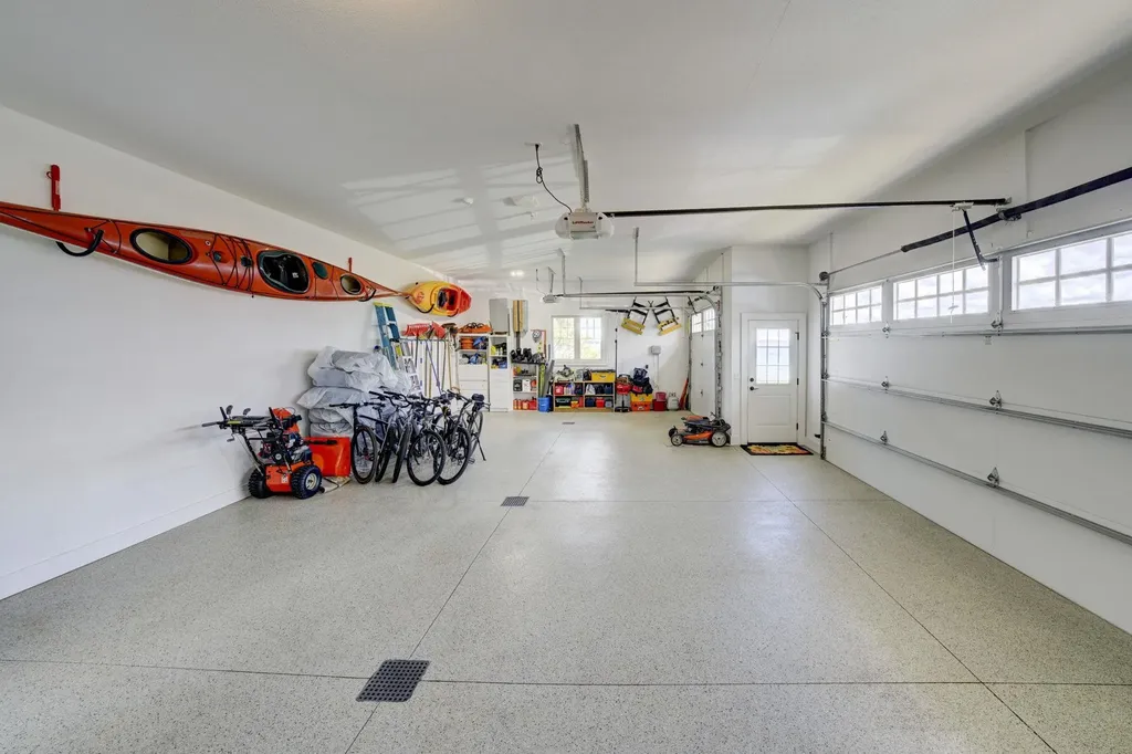 6885 E Shore Road Peninsula Township MI 49686