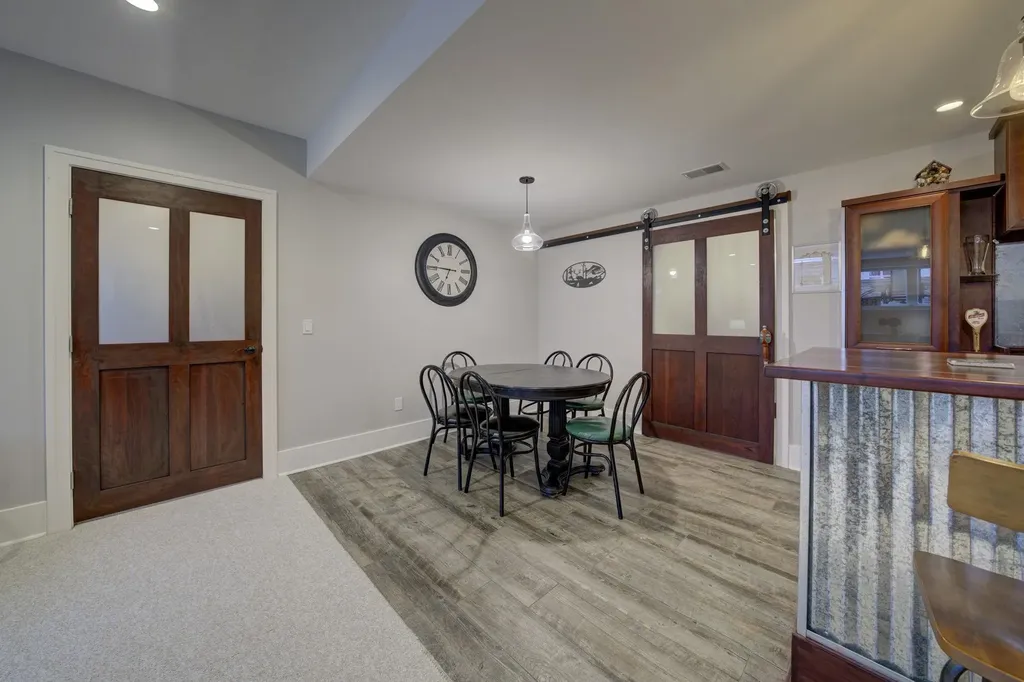 6885 E Shore Road Peninsula Township MI 49686