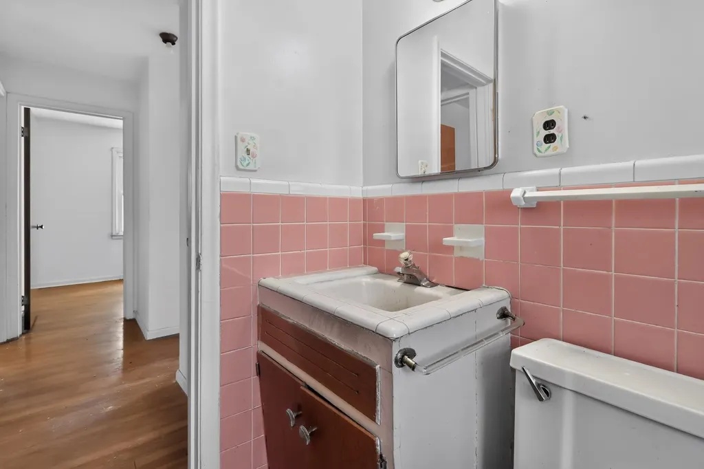 604 Lockwood Road Royal Oak Charter Township MI 48067