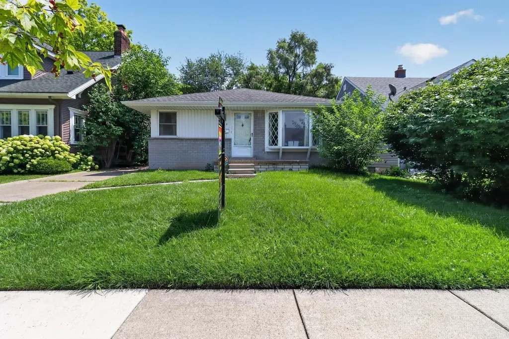 604 Lockwood Road Royal Oak Charter Township MI 48067