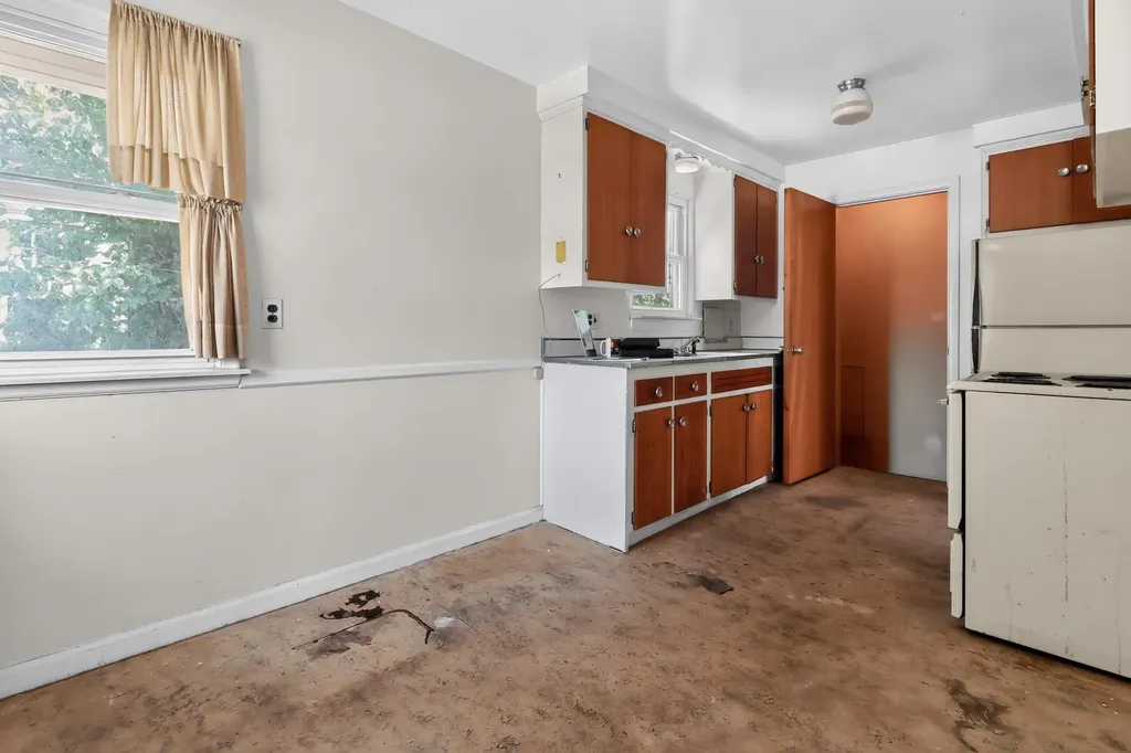 604 Lockwood Road Royal Oak Charter Township MI 48067