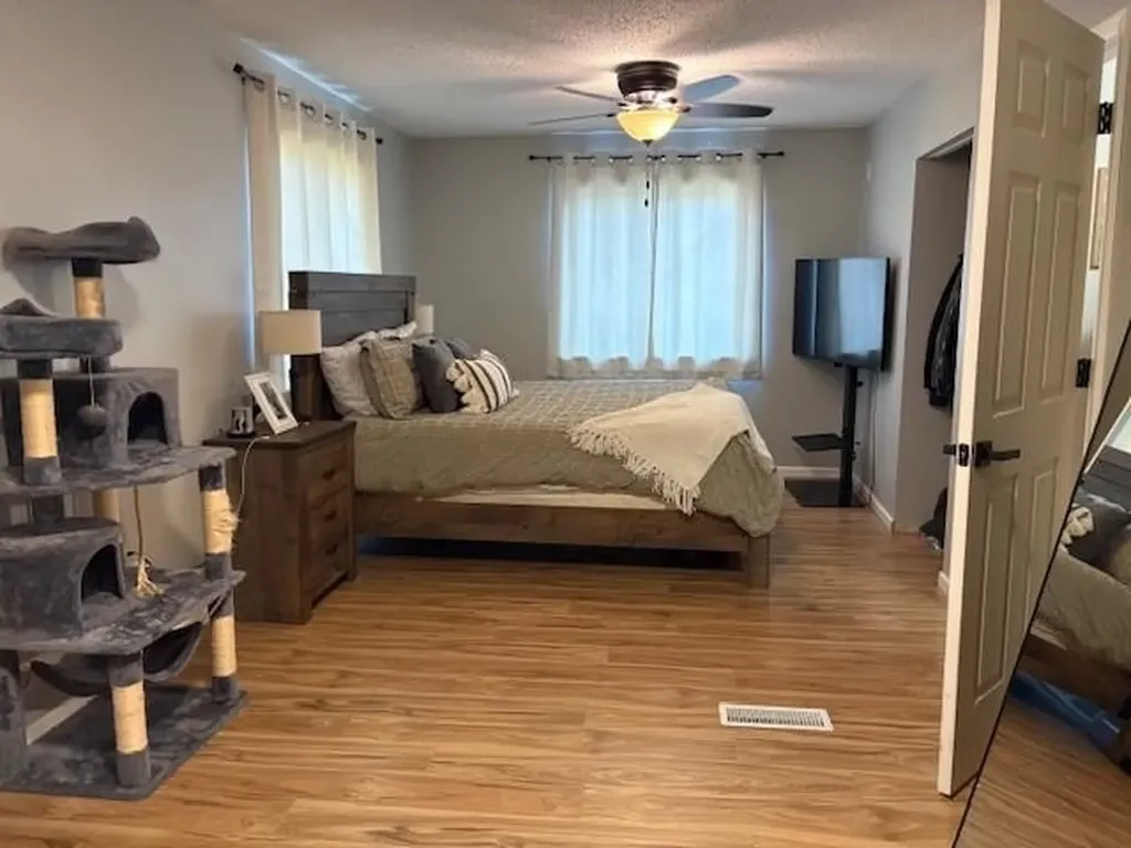 314 S Essex Kalkaska Township MI 49646