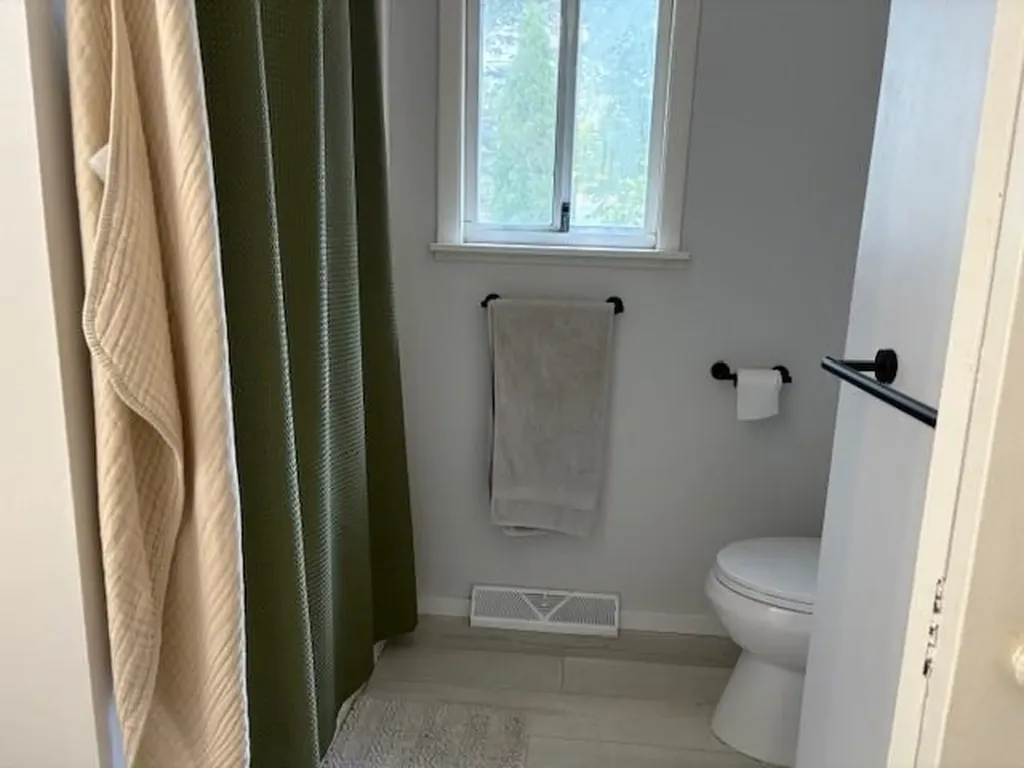 314 S Essex Kalkaska Township MI 49646