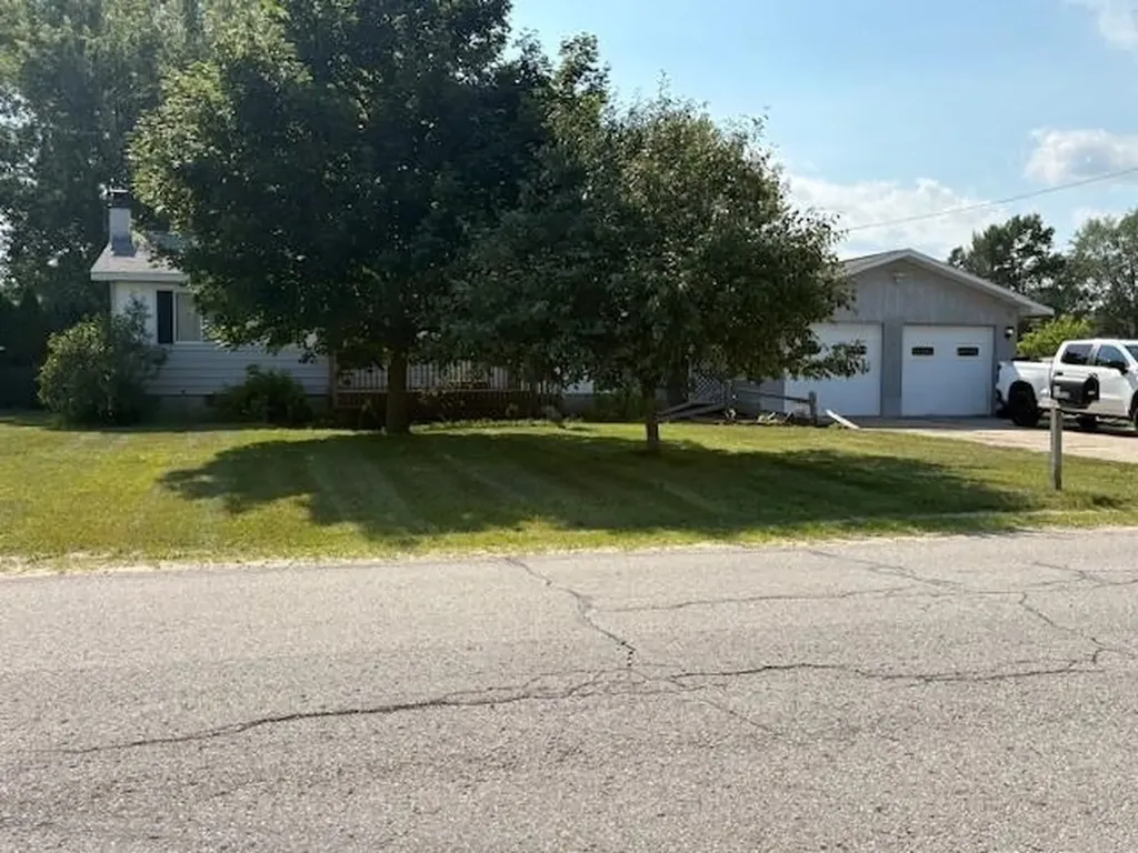 314 S Essex Kalkaska Township MI 49646