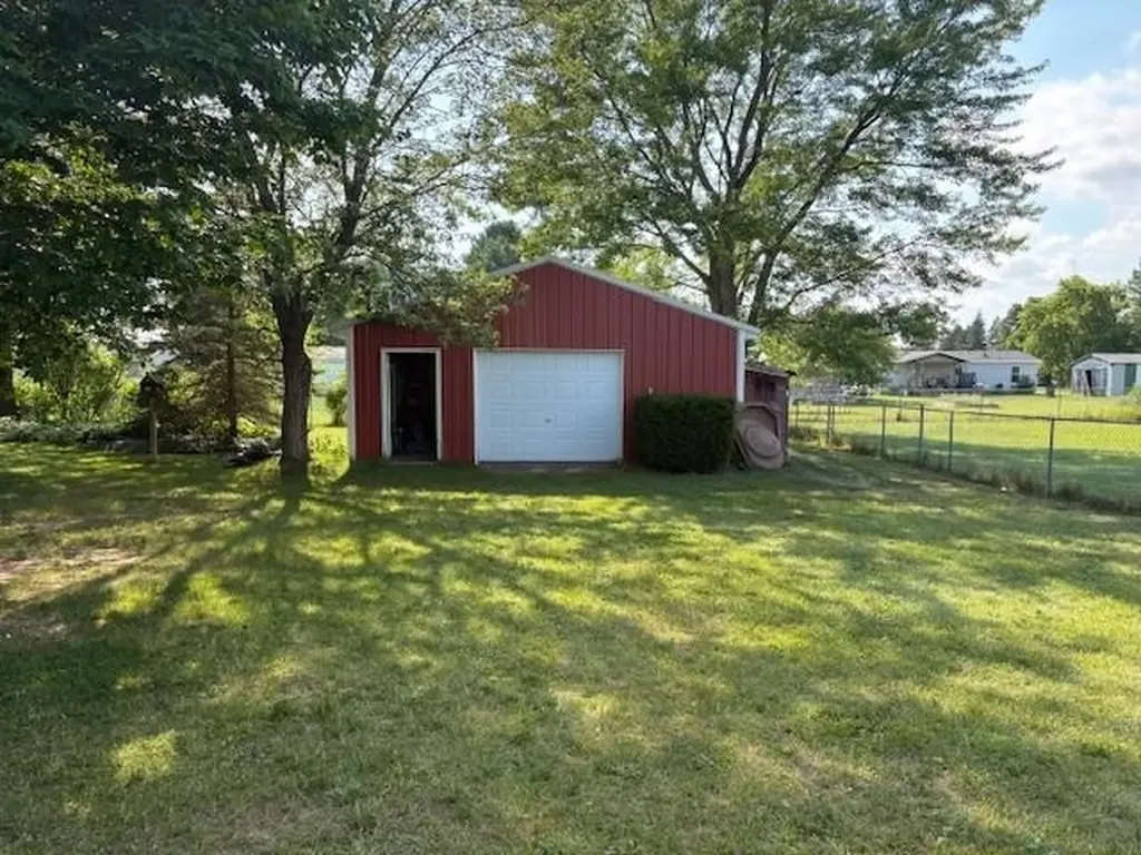 314 S Essex Kalkaska Township MI 49646