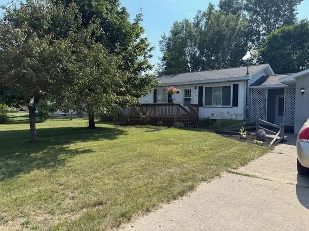 314 S Essex Kalkaska Township MI 49646