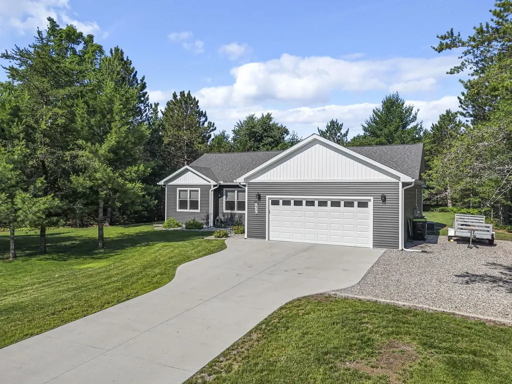 1906 Old Cabin Drive Green Lake Township MI 49643