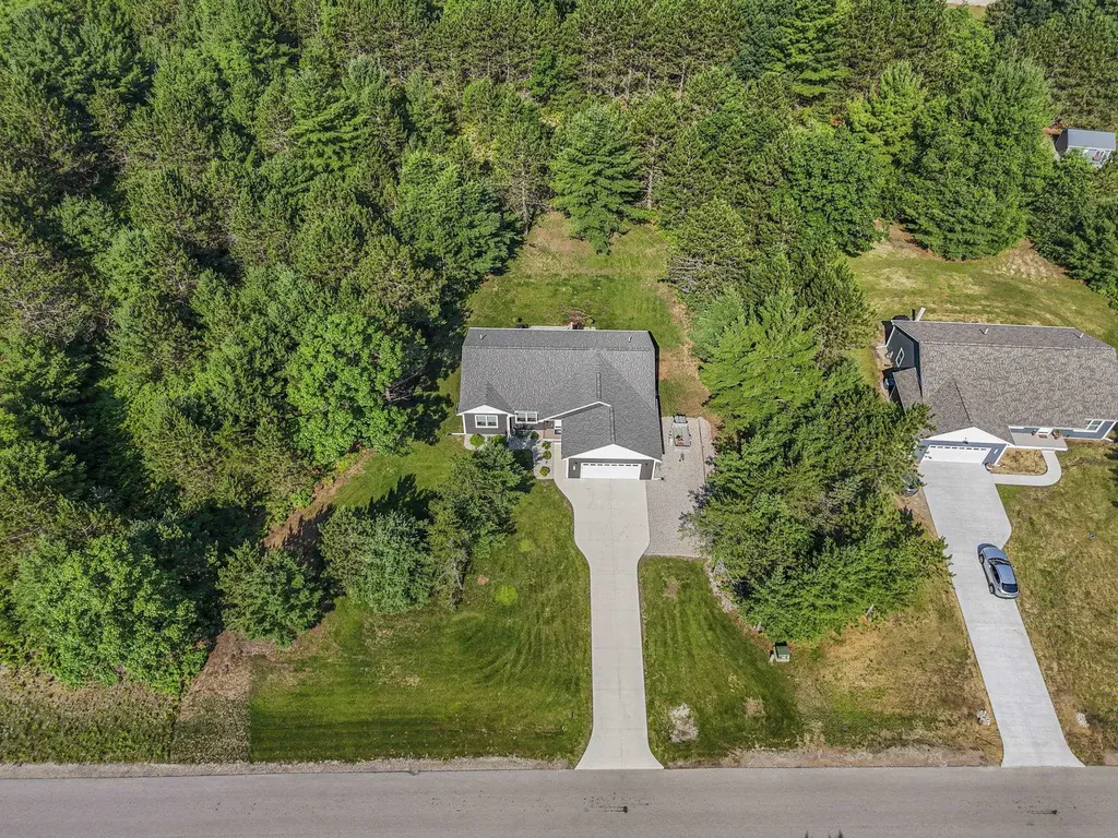 1906 Old Cabin Drive Green Lake Township MI 49643